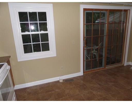 Building Photo - 20 Ledgecrest Dr