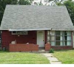 Building Photo - 133 Bellevue Dr