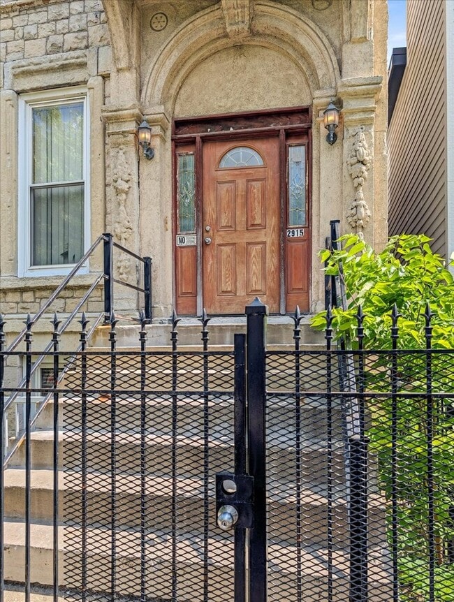 Building Photo - 2915 W Jackson Blvd