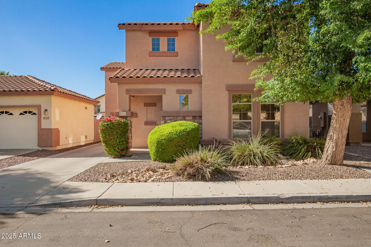 Foto principal - 2606 E Chester Dr