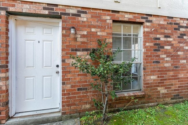 Foto del edificio - 55 Brandon Hall Dr