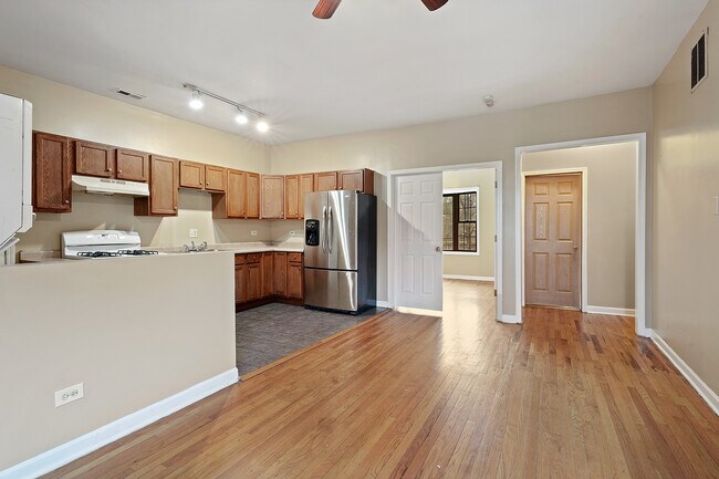 Foto del edificio - 7312 S King Dr