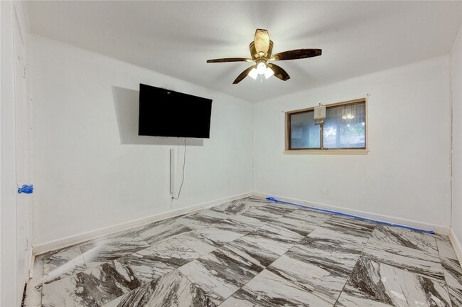 Building Photo - 2117 Willow Wisp Dr