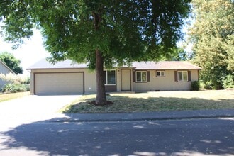 Building Photo - 1931 NE 17th Ave