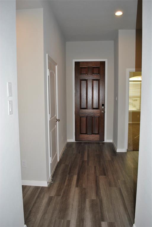 Building Photo - 14131 Lake Lodge Dr