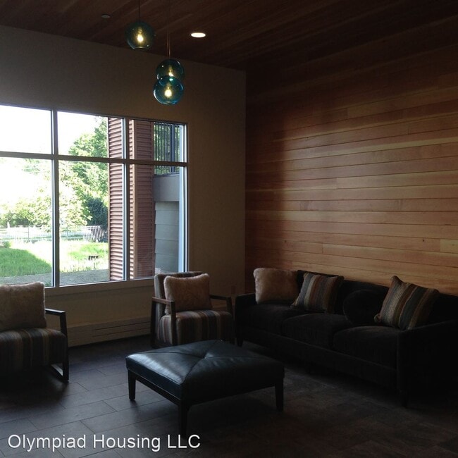Building Photo - 80 Eastwood Dr