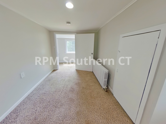 Building Photo - Single Family Home | 4 bedroom | Hamden