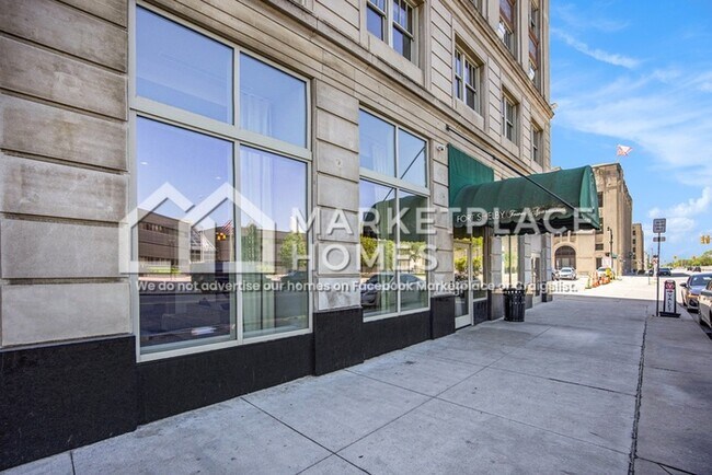 Foto del edificio - 525 W Lafayette Blvd