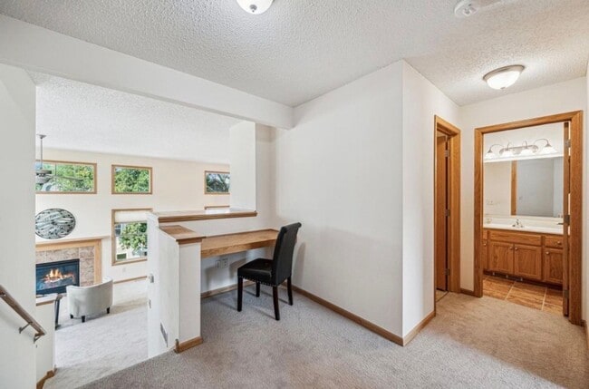 Foto del edificio - 8315 Cedarview Cir