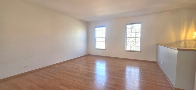 Foto del edificio - 212 Willow Blvd