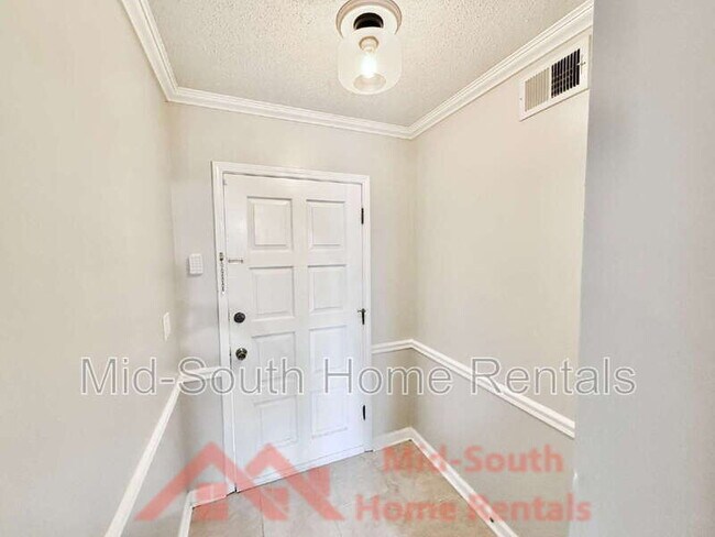 Foto del edificio - 465 Shelton Rd