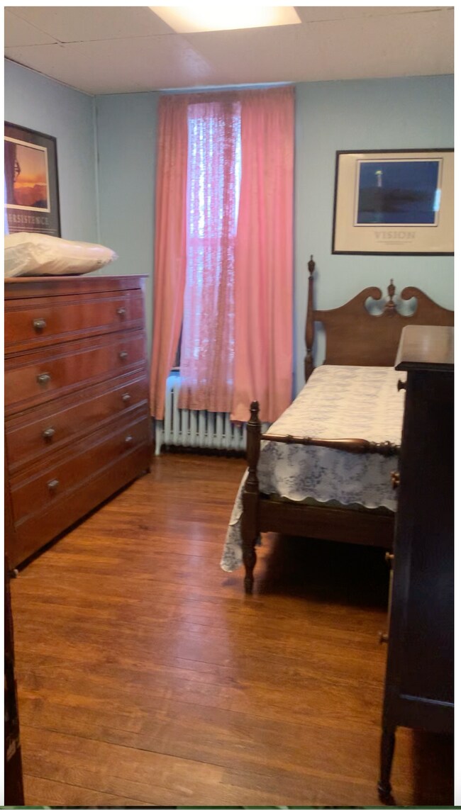 Bedroom 2 - 429 Minnehaha Ave E