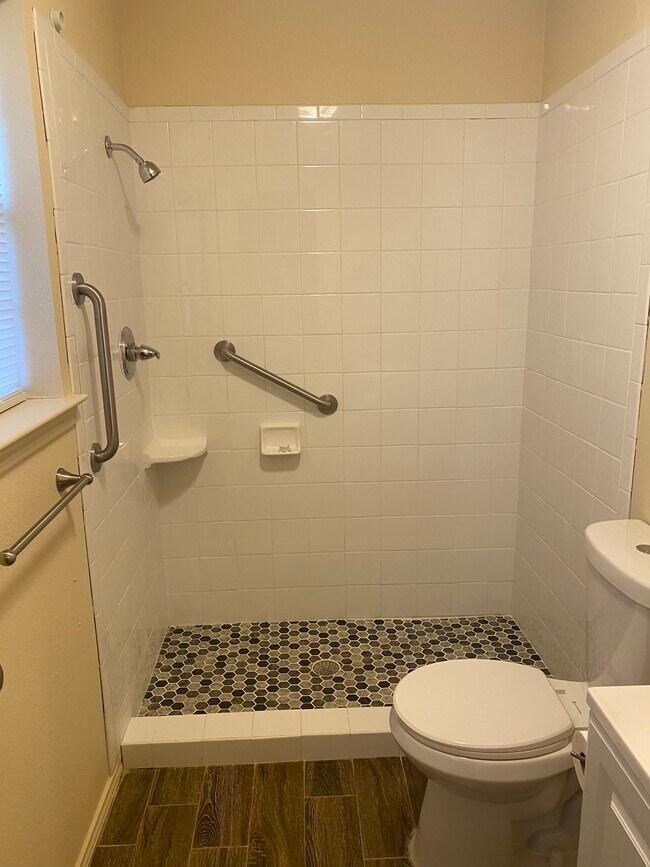 Foto del edificio - 201 Brook Cir