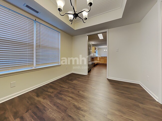 Foto del edificio - 4660 Welton Street