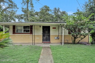 Building Photo - 7063 Wonderland Ct