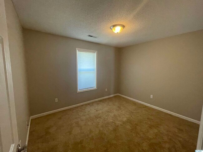Building Photo - 109 Medicine Bend Dr