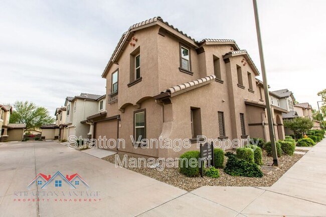 Building Photo - 16405 W Latham St