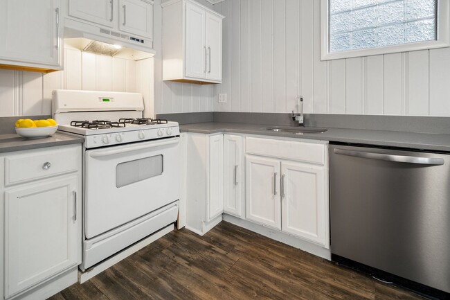 Foto del edificio - 1005-1007 N Aurora St, LLC