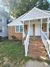 Building Photo - 1417 W 39th St