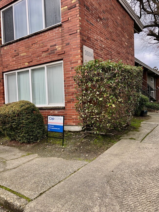 Photo - 3604 NE 73rd Pl House