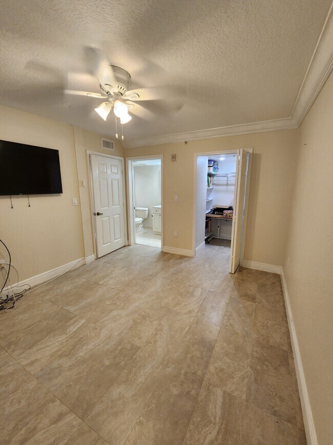 Foto del edificio - 21000 SW 87th Ave