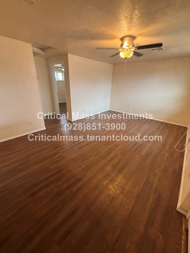 Foto del edificio - 1221 W 2nd St