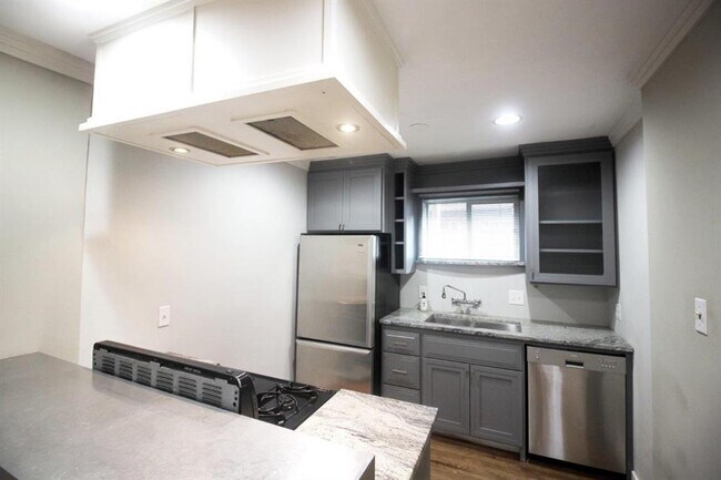 Building Photo - 4719 Oakshire Dr