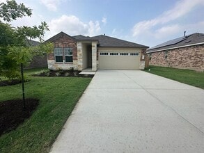 Building Photo - 121 Seminole Dr