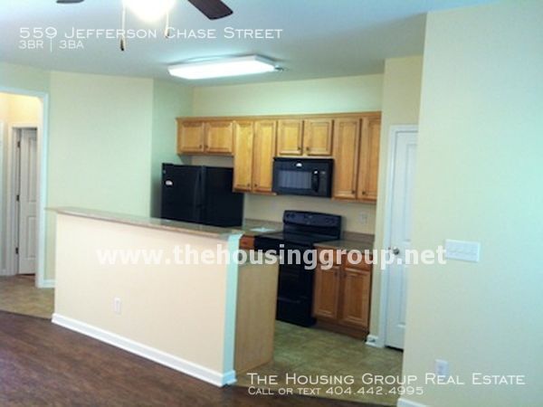 Building Photo - Ready Now!!   Atlanta Townhome!!