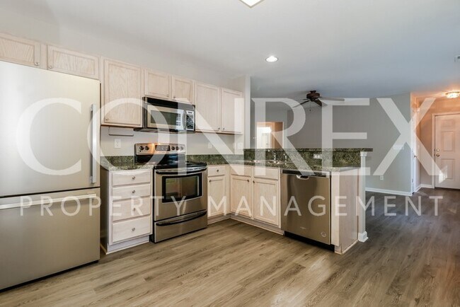 Building Photo - Gorgeous Renovated 3 Bedroom in Myrtle Beach!