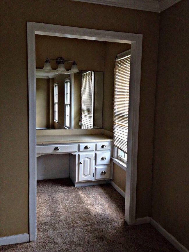 Building Photo - 5725 Worchester Dr