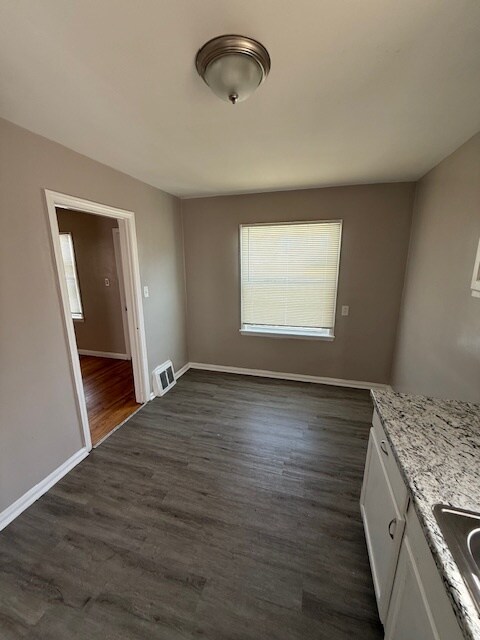 Foto del edificio - 18403 Conley St