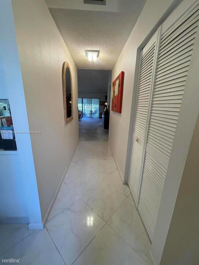 Foto del edificio - 3 br, 2 bath Condo - 5021 Oak Hill Ln Apt 126