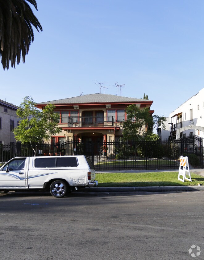Building Photo - 2940 Leeward Ave
