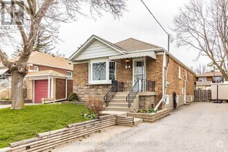 Building Photo - 31 Rensburg Dr