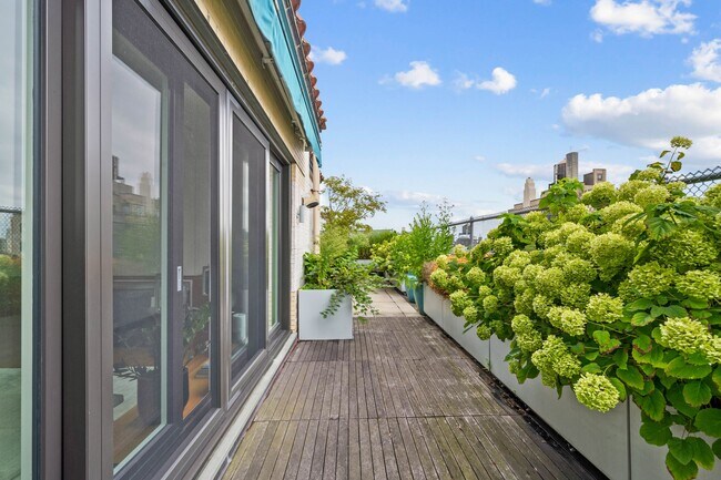 Foto del edificio - 70 E 96th St