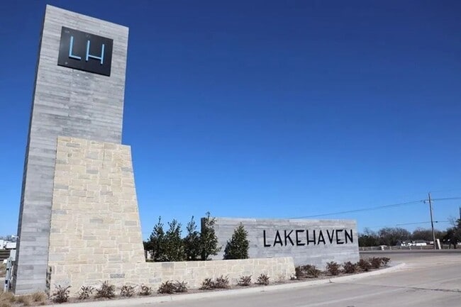 Building Photo - 3902 Monticello Dr