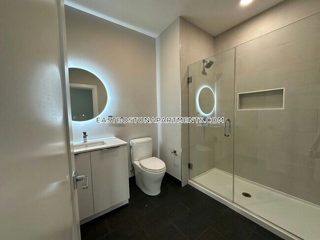 Foto del edificio - 656 Saratoga St
