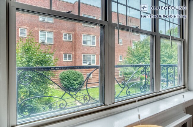 Foto del edificio - 2752 Hampton Pkwy