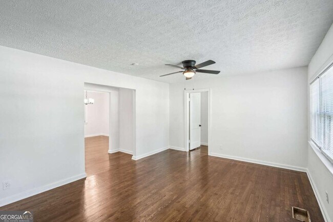 Foto del edificio - 125 Chappell Rd SW