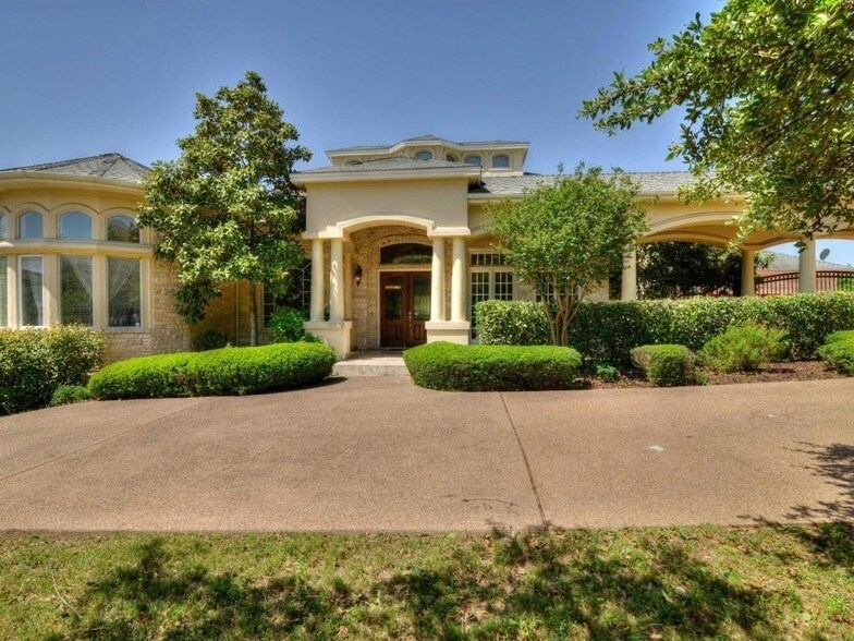 Primary Photo - 1722 Canonero Dr