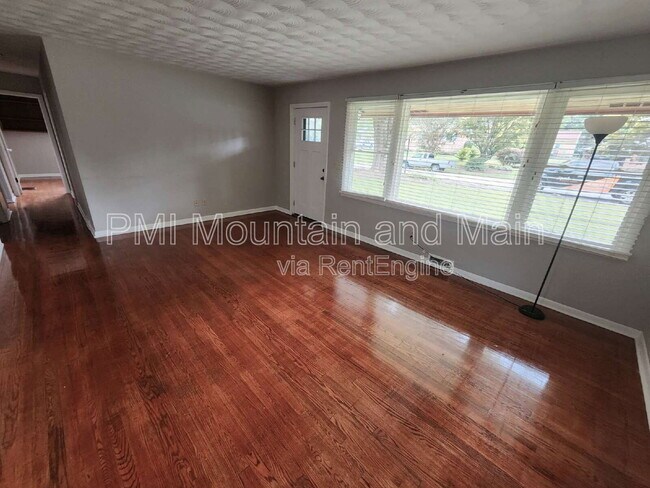 Foto del edificio - 317 N Hillandale Dr