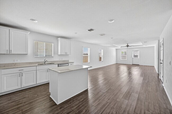 Building Photo - 4417 Benham Dr