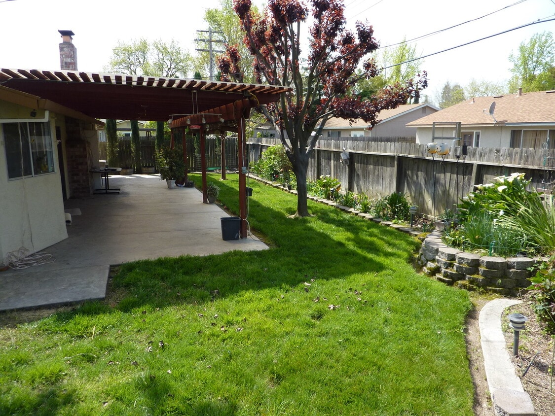 Foto del edificio - Don’t Miss This 3-Bedroom Home with RV Parking