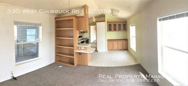 Building Photo - Spacious Mobile Home!