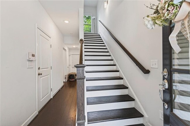 Building Photo - 2860 Boone Dr