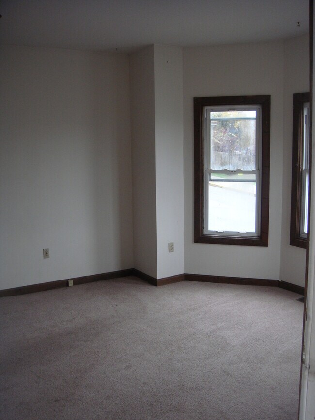 Building Photo - 282-BLD