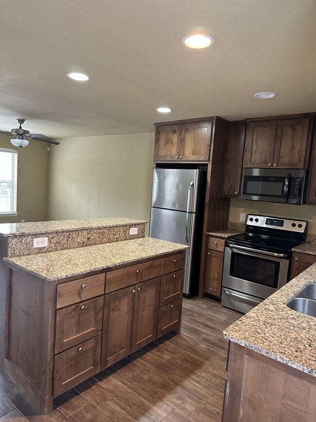 Building Photo - 2813 W Cottonwillow Way