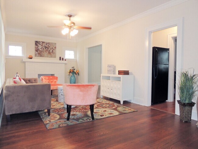 Foto del edificio - 3 Bed - 1.5 Bath Colonial for Rent in Cleveland Heights!