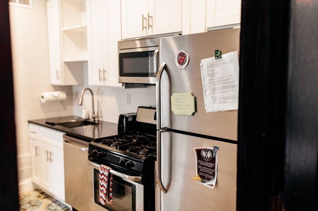 Foto del edificio - 2525 Shelby Street, Unit 6